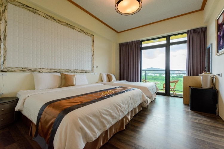 Standard Triple room with balcony