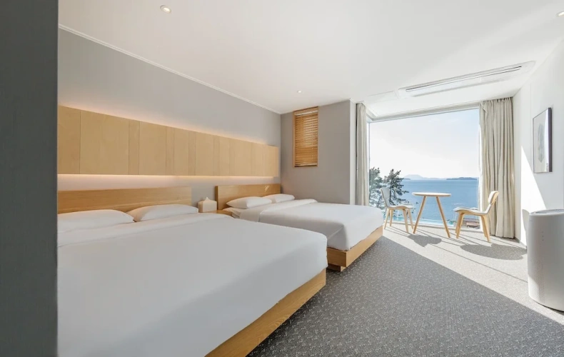 Standard Club room