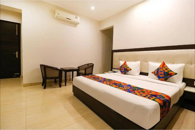 Fabhotel Oyster Villa