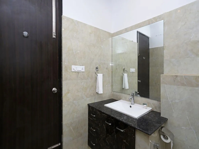 POP 92284 Hotel Prisha Inn