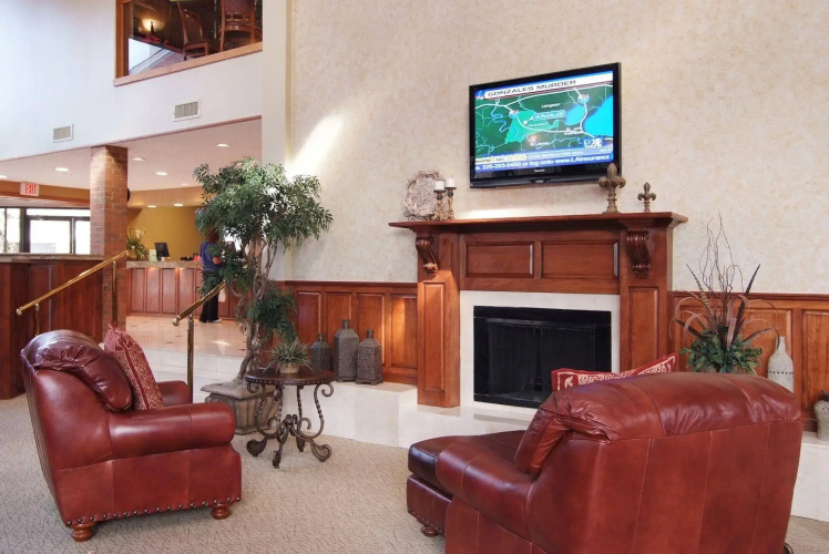 Cloverleaf Suites Baton Rouge