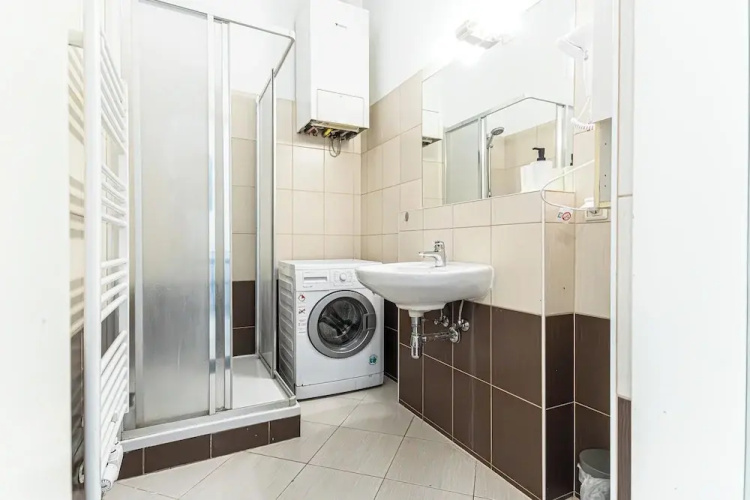 Comfy 2BR Flat Belvedere Vicinity