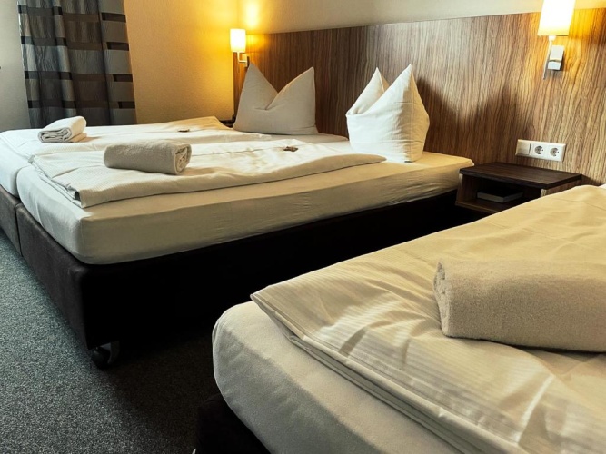 Standard Triple room