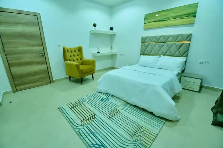 Hendon Luxury Apartment