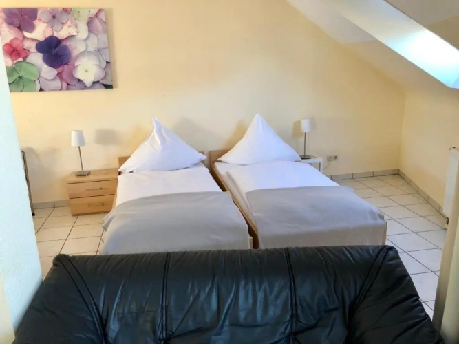Standard Triple room