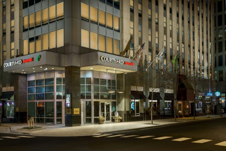 Courtyard Chicago Downtown/Magnificent Mile photo 33