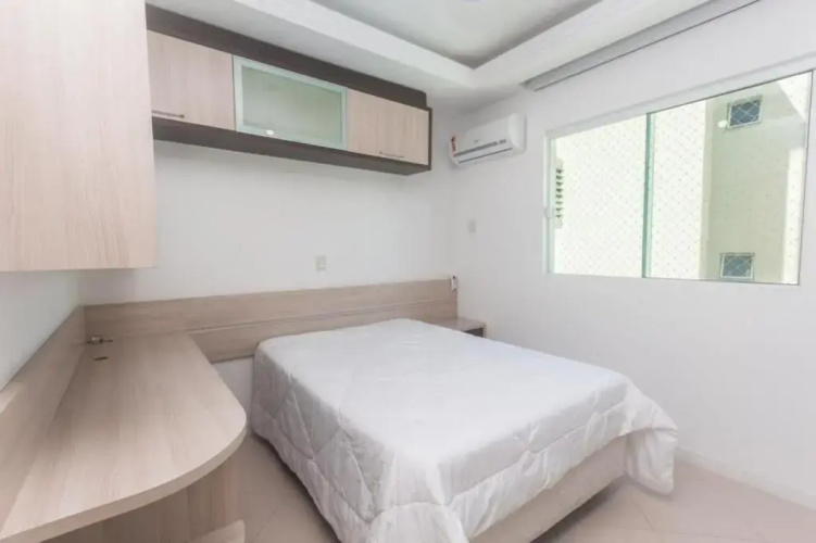 Apartamento 3 Suítes em Meia Praia