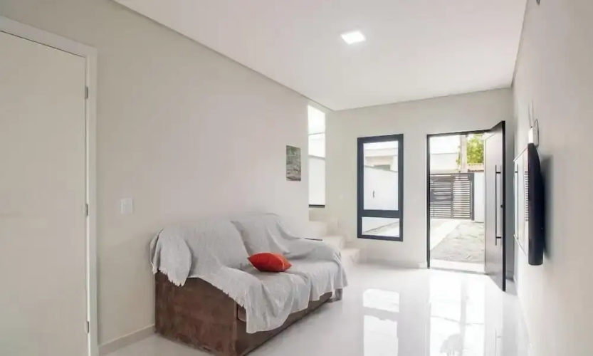 House w/ BBQ and Jacuzzi Adr0002