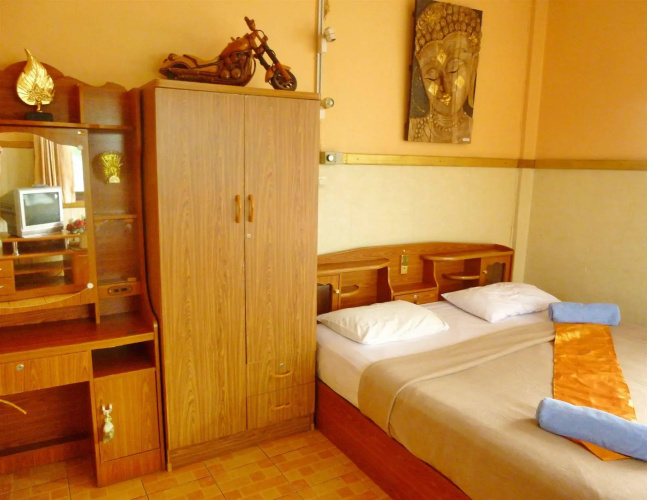 Hollanda Montri Guesthouse