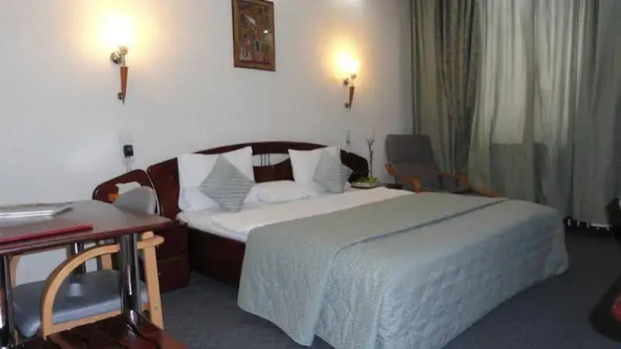 Comfort Suites