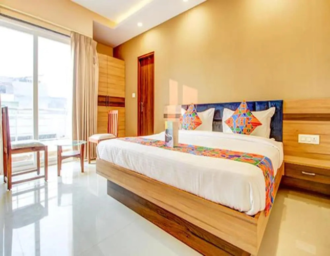 Hotel 7th Crossing by FabHotel