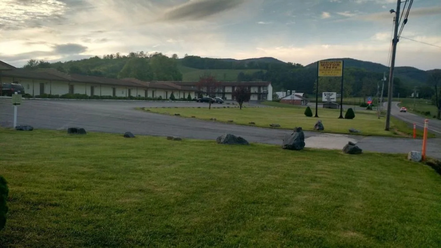 Marlinton Motor Inn