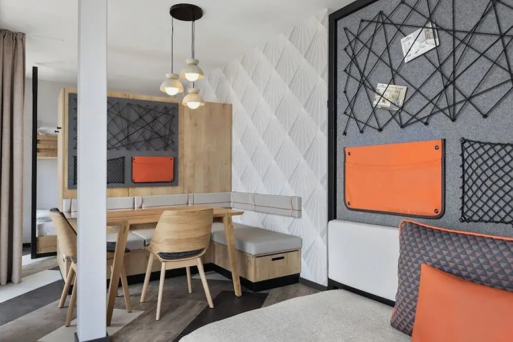 Stay KooooK Geneva City – Online Check In
