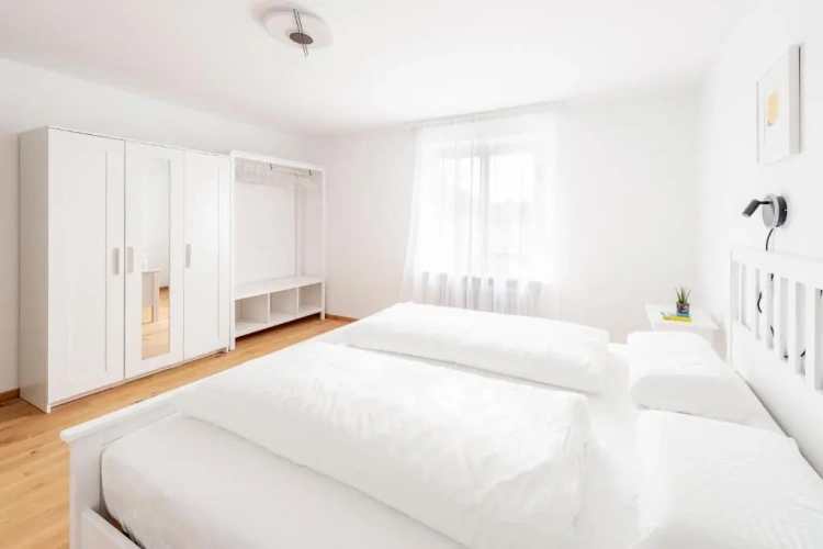 4 Bedrooms Double Cottage
