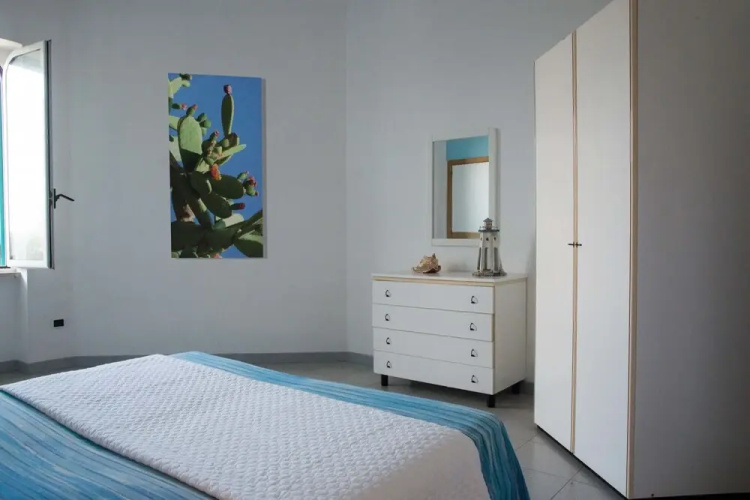 Luxurious Villa in Torre Suda with Jacuzzi