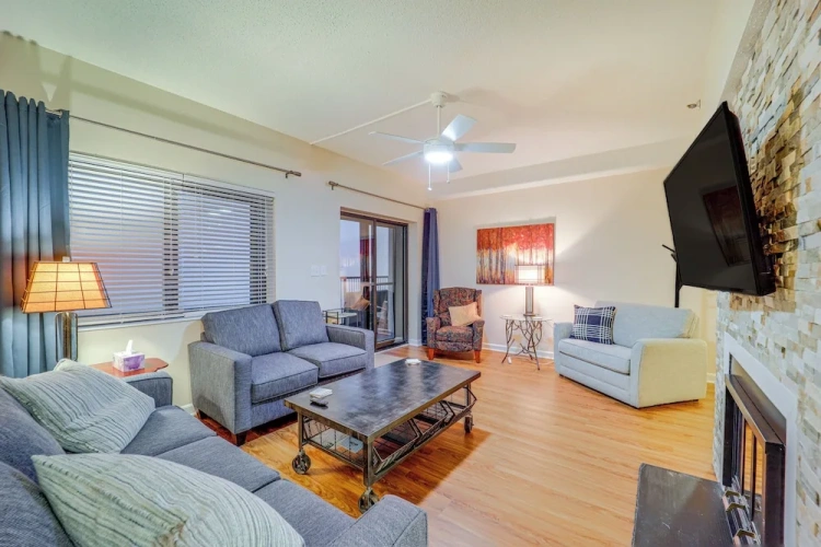 2 Bedrooms Apartment