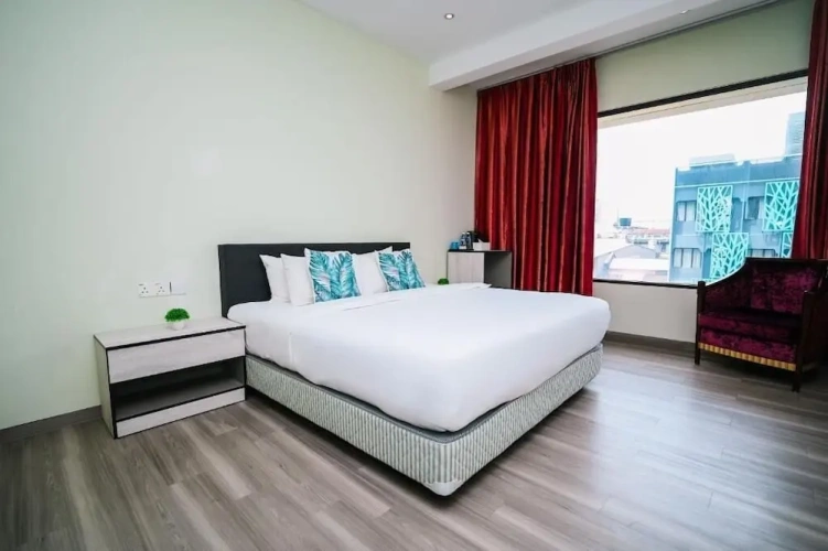 Deluxe Double room with city view