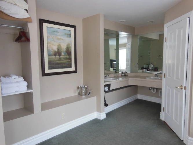 Stone Waters Inn