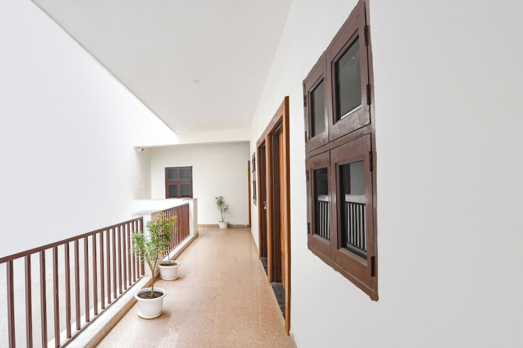 Fabhotel Sky Sector 76