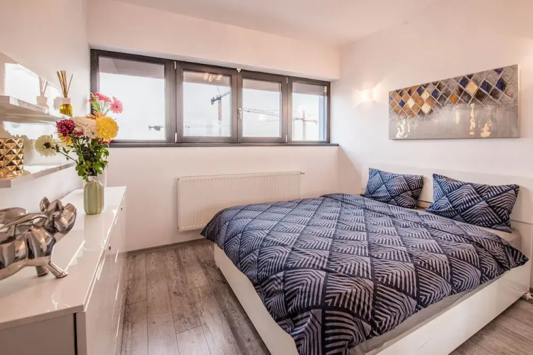 Luxury Penthouse Plaza Residence P1