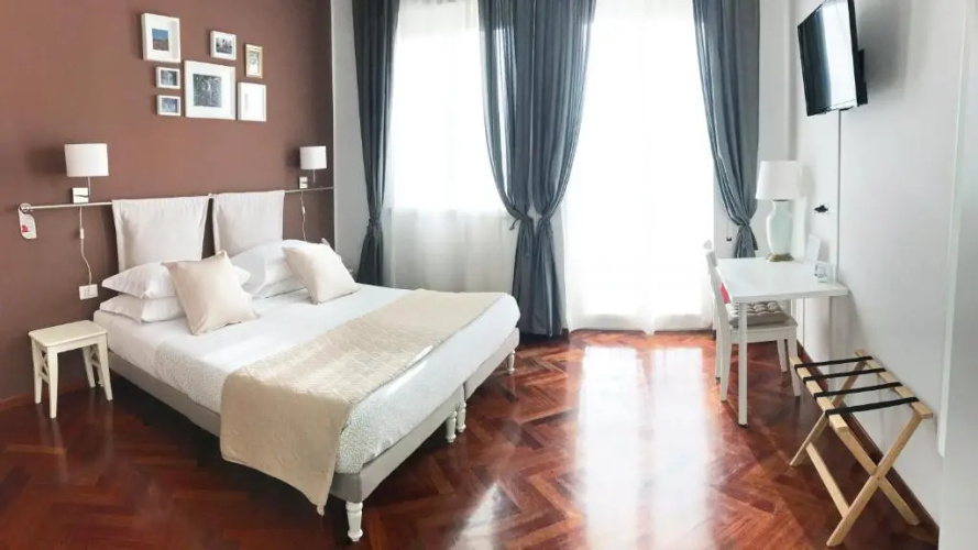 Laurus Sicilian Holiday
