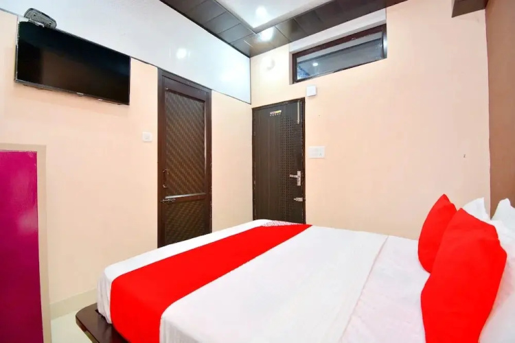 Surya Hotel by OYO Rooms