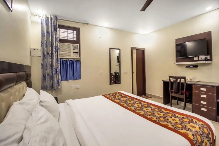 OYO 8927 US Executive Suites