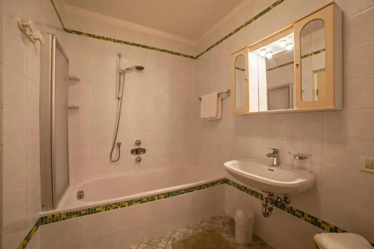 Wanda Apartment 6