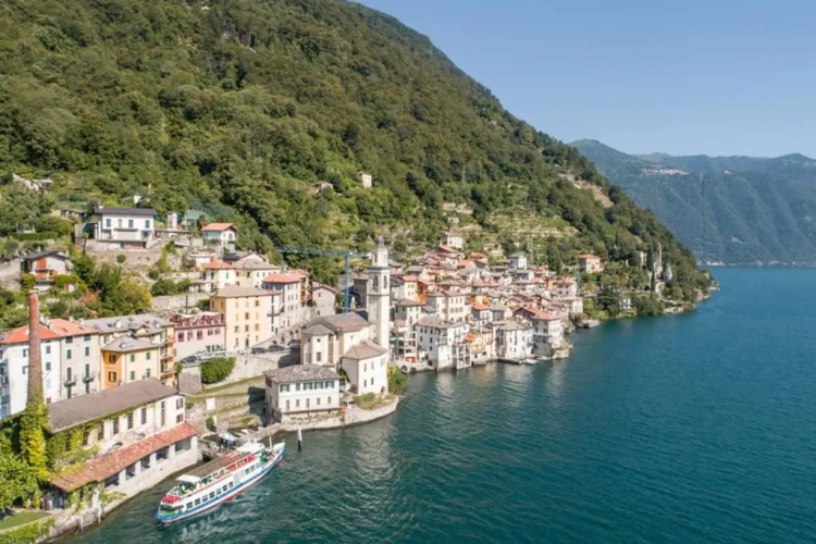 Via Castello, Lake Como, Brienno