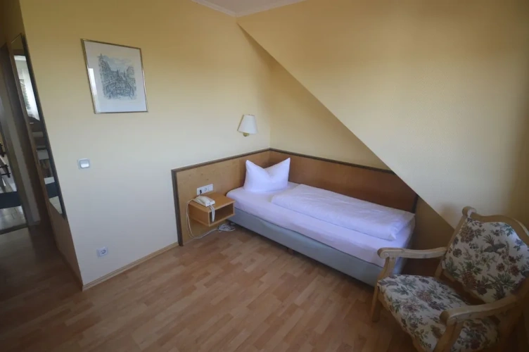 Standard Single room