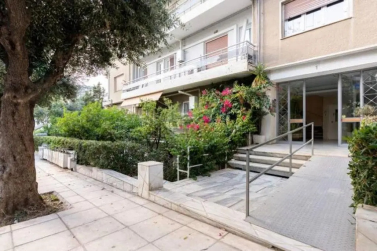 Seafront-Marina apartment