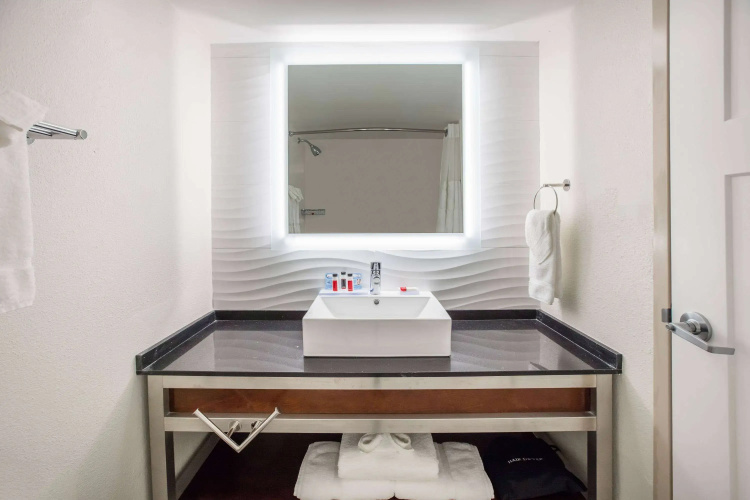 Ramada by Wyndham Austin South