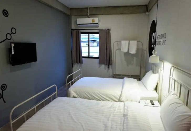 Bedspread Hostel - Adults Only