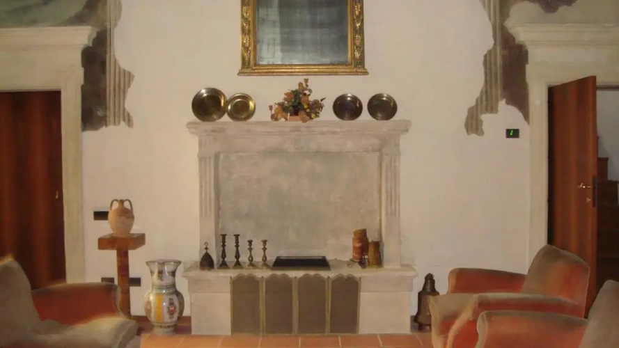 Palazzo Rinascimentale con affreschi