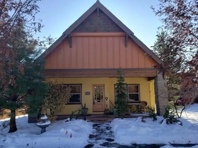 4 Bedrooms Cottage