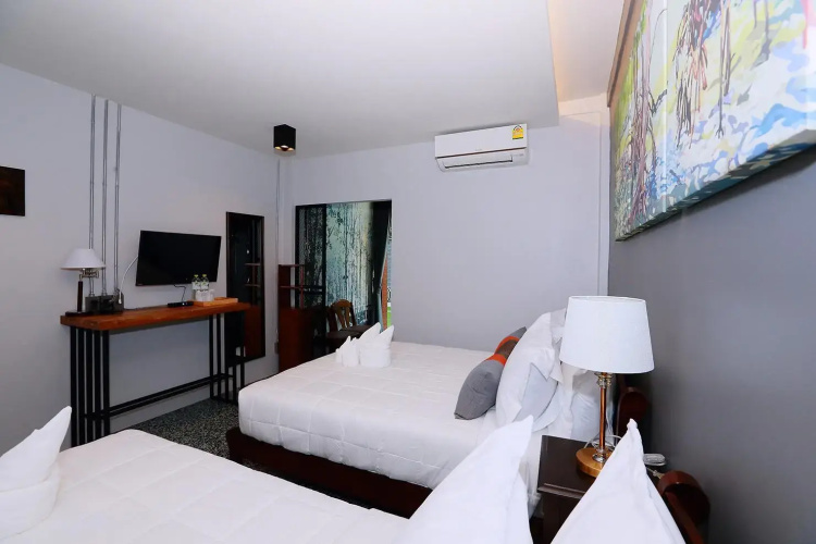 Canvas Family Home