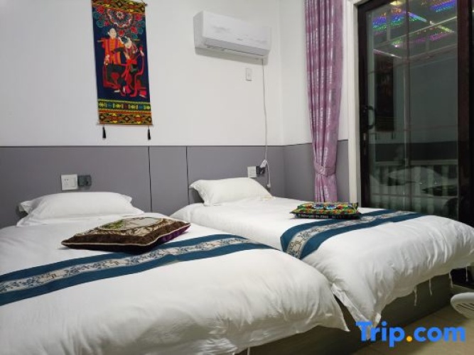 Standard Twin room with balcony