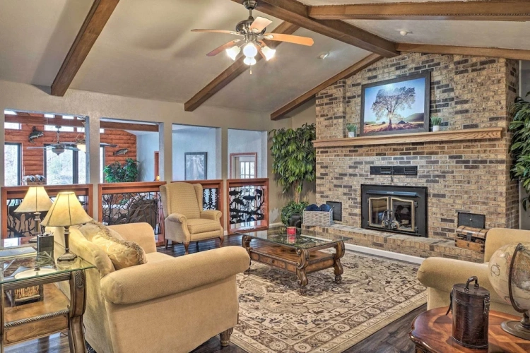 4 Bedrooms Cottage