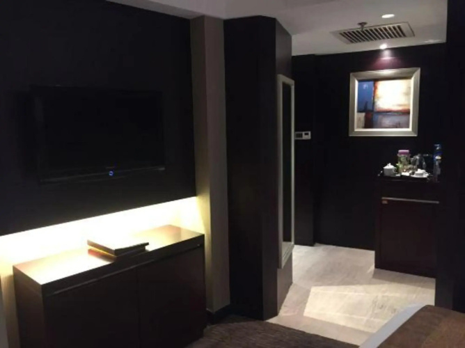 Eastern Kaiyue Business Hotel