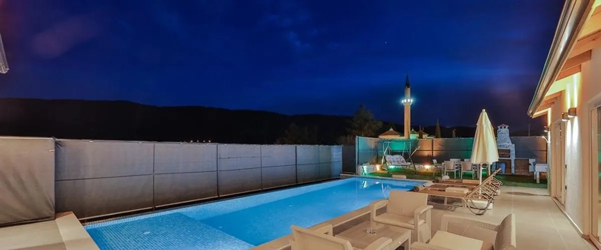 Villa Tawny
