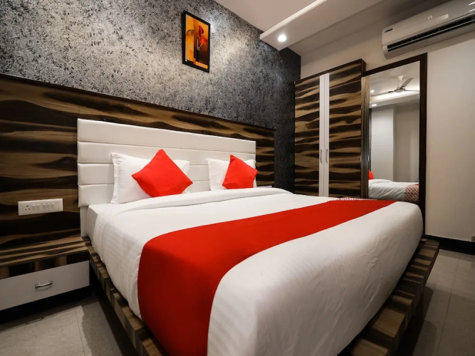 OYO 15556 Hotel Wind Palace
