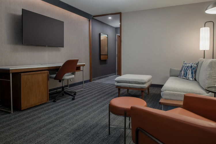 Courtyard By Marriott Olympia