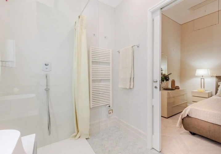 Sextuple Apartment