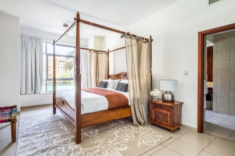 Spectacular 2BR in Upscale Burj Khalifa District