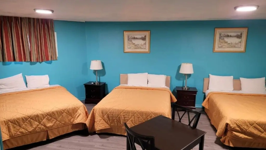 Standard Triple room