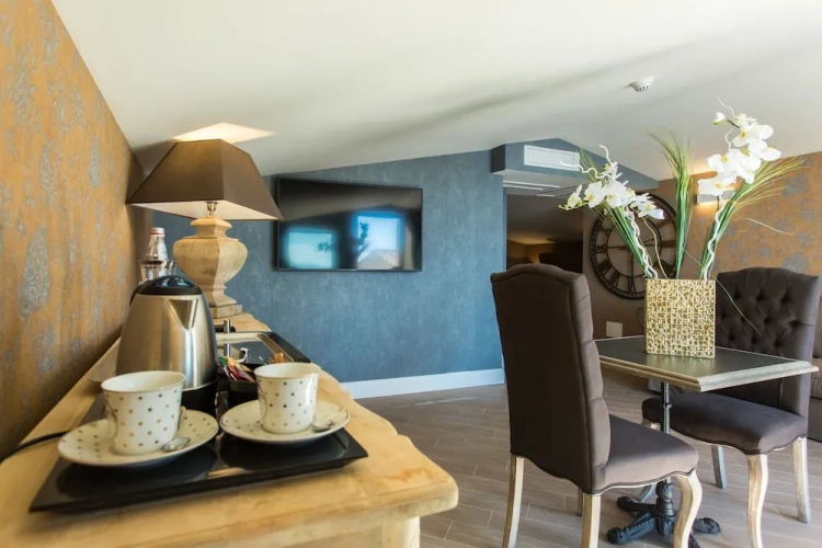 Double Suite