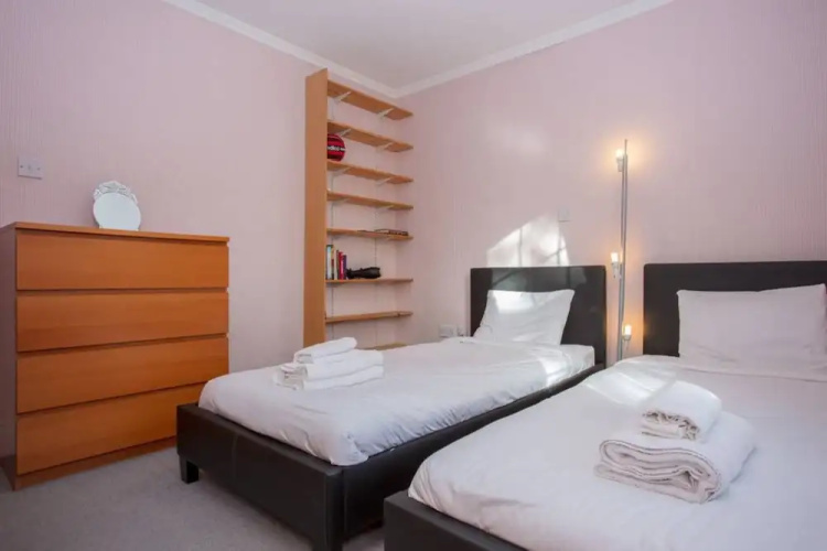 Sunny Flat in Islington