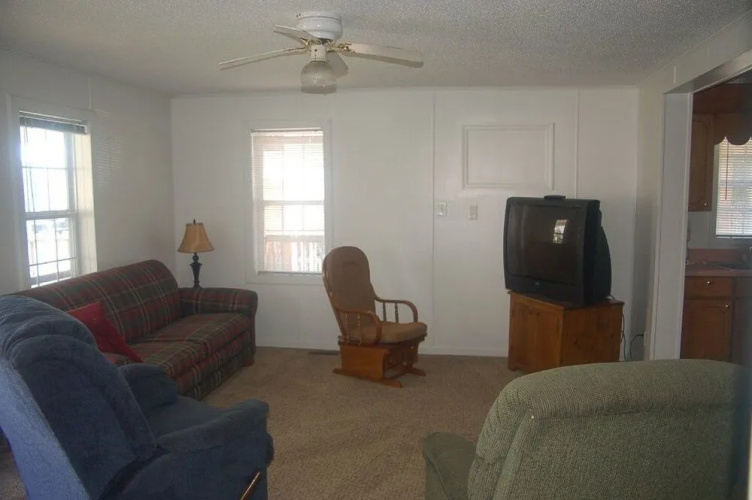 2055-1 Donna Kirk, Down Front - 2 Br Apts