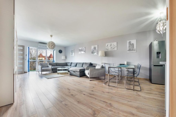 2 Bedrooms Apartment