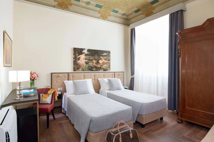 Deluxe Twin room with city view